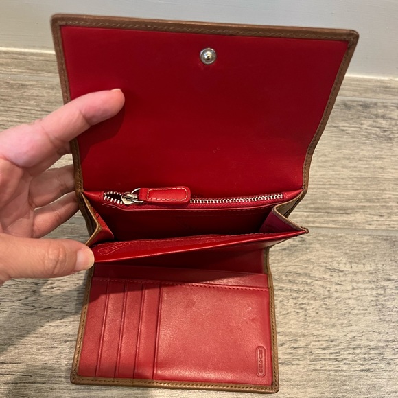Coach leather Wallet brown/tan with Red Interior - Picture 2 of 6